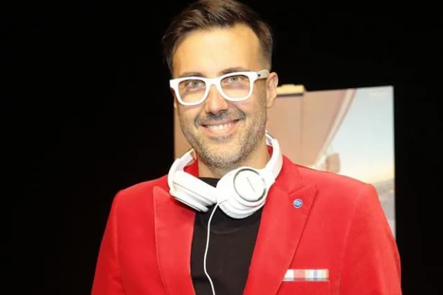 DJ z Jaka to melodia - odkryj tajemnice DJ Adamusa i jego hity DJ z Jaka to melodia - odkryj tajemnice DJ Adamusa i jego hity