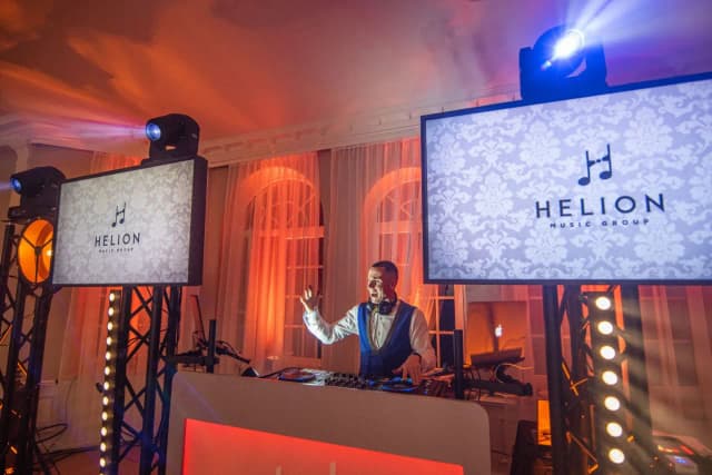 Ile kosztuje DJ na wesele? Zaskakujące ceny i ukryte koszty Ile kosztuje DJ na wesele? Zaskakujące ceny i ukryte koszty